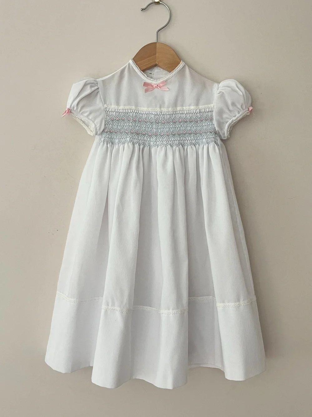 VINTAGE HANDMADE EUC Hand Smocked Classic Heirloom Special Occassion Gown